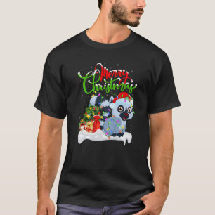 Funny Lemur Animal Lover Xmas Lighting Lemur Chris T-Shirt