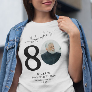 Funny 'Look Who's 80' Stilvolle 80. Geburtstag T-Shirt