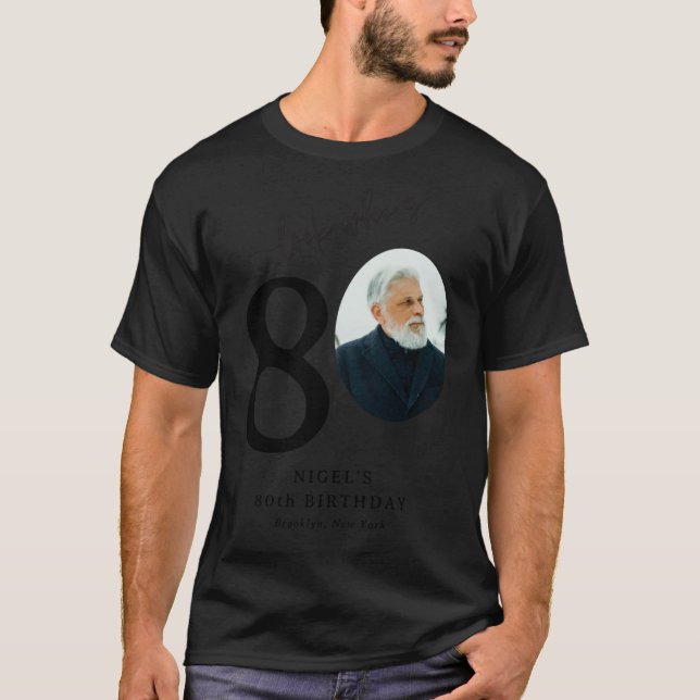 Funny Look Whos 80 Stylish 80th Birthday  T-Shirt (Vorderseite)