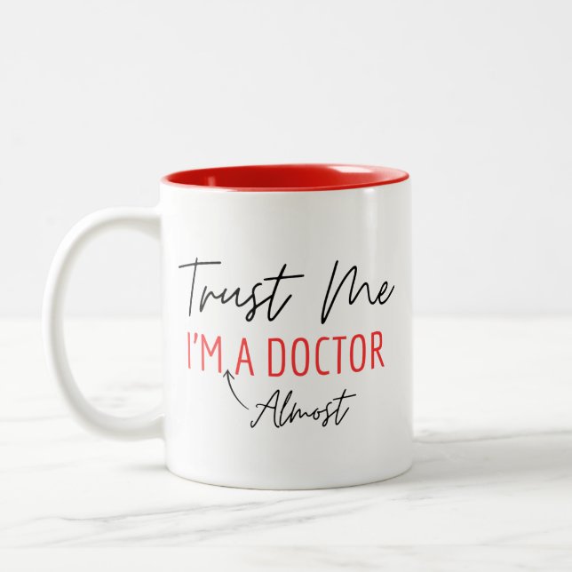 Funny Medical School, glauben Sie mir, ich bin fas Zweifarbige Tasse (Links)