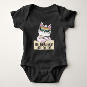Funny Mountain Snowboarden Skipass Baby Strampler
