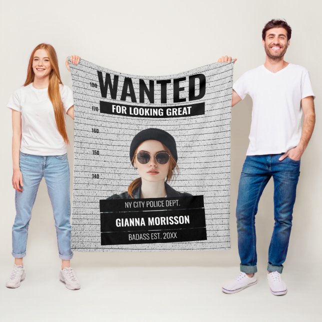 Funny Mugshot Wanted Custom Name & Text  Fleecedecke (Beispiel)