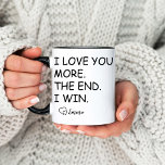 Funny Mutter Tochter Happy Birthday Kaffee Tasse<br><div class="desc">Diese Mama ist eine lustige Geburtstagsgeschenke der Tochter, die ein kurzes Zitat in Schwarz enthält. Diese Tasse enthält einen individuellen Namen auf der Vorderseite und auf der Rückseite. Klicken Sie auf die Schaltfläche Personalisieren, um Ihren Namen und Ihre Mutter hinzuzufügen. Beste personalisierte Kaffee-Tasse für Mütter Tag oder Weihnachten und Halloween....</div>