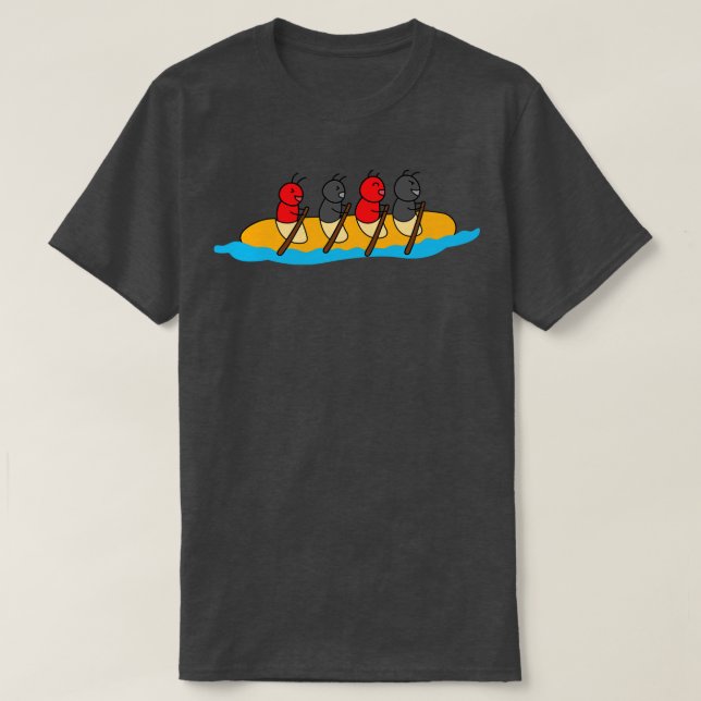 Funny Niedlich Ants Ride Long Bread Kayak Boat T-Shirt (Design vorne)