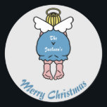 Funny Niedlich Chubby Angel Merry Christmas Custom Runder Aufkleber<br><div class="desc">Zaubershirts Designs - Ein lustiges Weihnachtsdesign mit einem niedlichen Chubby Engel. Passen Sie diese X-Mas Aufkleber einfach an Ihren Namen und Text an. Für zusätzliche Anpassung einfach lassen Sie mich eine Nachricht unten. Ich würde mich freuen,  Ihre Designwünsche wahr werden zu lassen! www.zazzle.com/store/zaubershirts www.zazzle.com/store/youropea_papeterie</div>