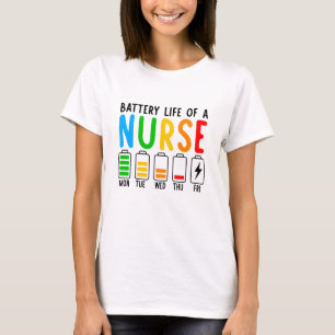 Funny Nurse - Akkulaufzeit eines grafischen Nurse- T-Shirt