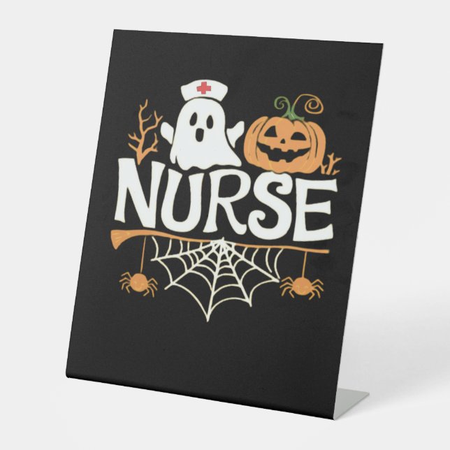 Funny Nurse Halloween Ghost Design Essential T-Shi Sockelschild (Vorderseite)