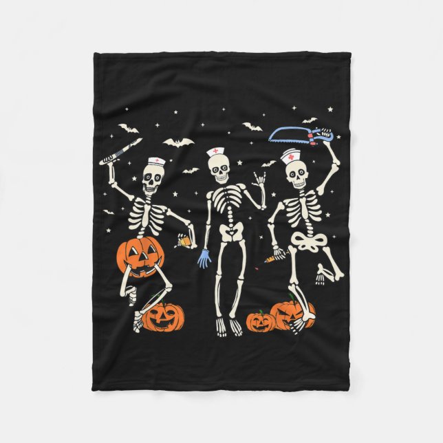 Funny Nurse Skeleton Halloween Healthcare 2 Fleecedecke (Vorderseite)