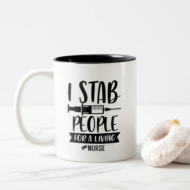 Funny Nurse stechend Wort Art Monogramm Zweifarbige Tasse (Mit Donut)
