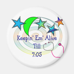 Funny Nurse T - Shirt und Geschenke Magnet