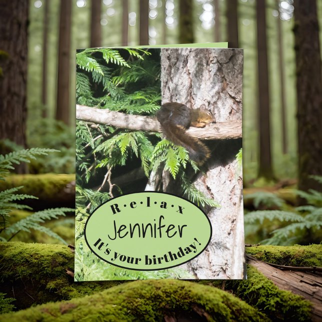 Funny Nuts Animal Eichhörnchen Nickerchen von Tree Karte (Funny squirrel napping in tree, personalized birthday card, relax for your birthday, coworker humor.)