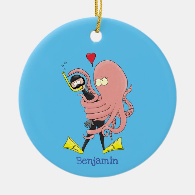 Funny octopus umarmt Taucher Cartoon Spaß Keramik Ornament (Vorne)