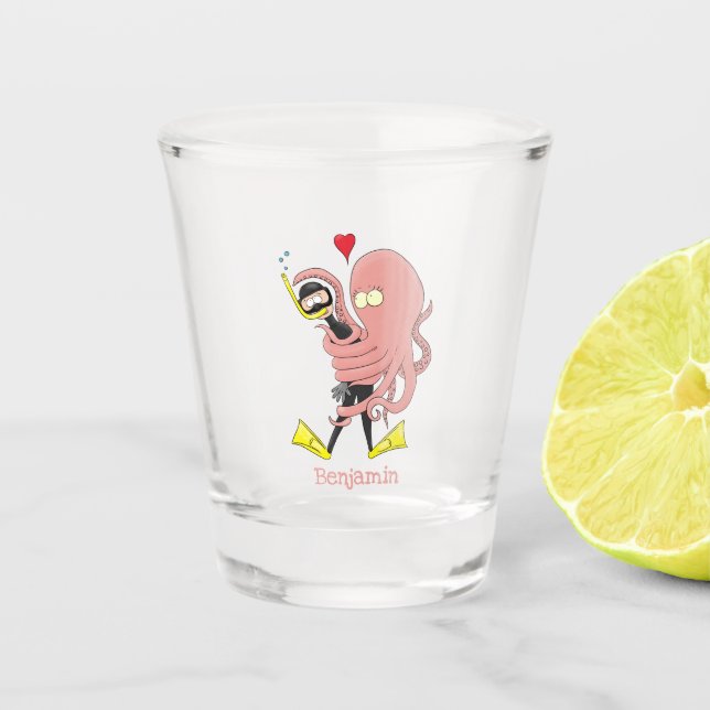 Funny octopus umarmt Taucher Cartoon Spaß Schnapsglas (Vorderseite)