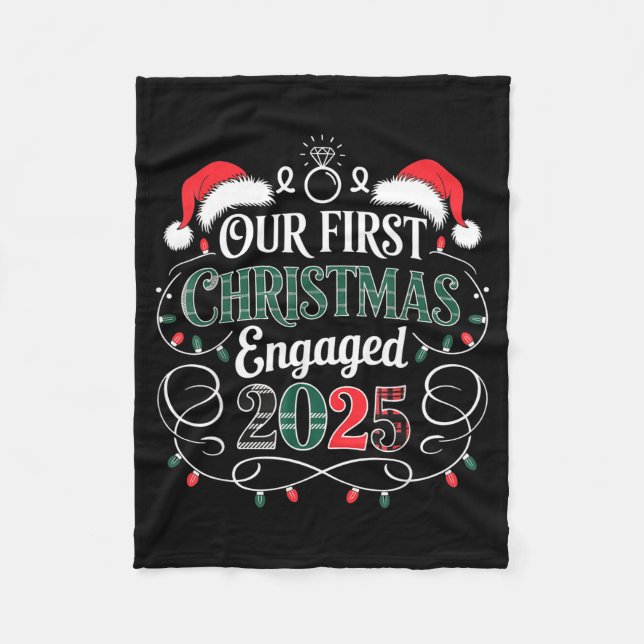 Funny Our First Christmas Engaged 2025 Couples Paj Fleecedecke (Vorderseite)