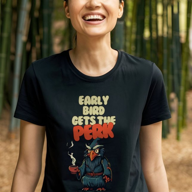 Funny Owl Holding Coffee Tasse T-Shirt (Von Creator hochgeladen)