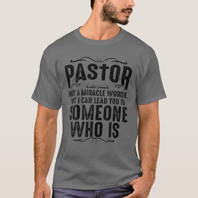 Funny Pasteur Geschenk für Männer Coole Christlich T-Shirt (Vorderseite)