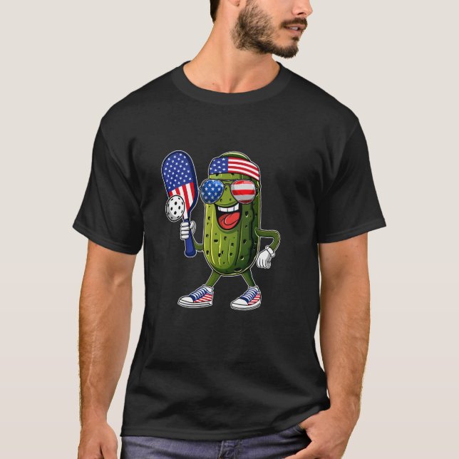 Funny Patriotic Pickle Playing Pickleball Paddel 4 T-Shirt (Vorderseite)