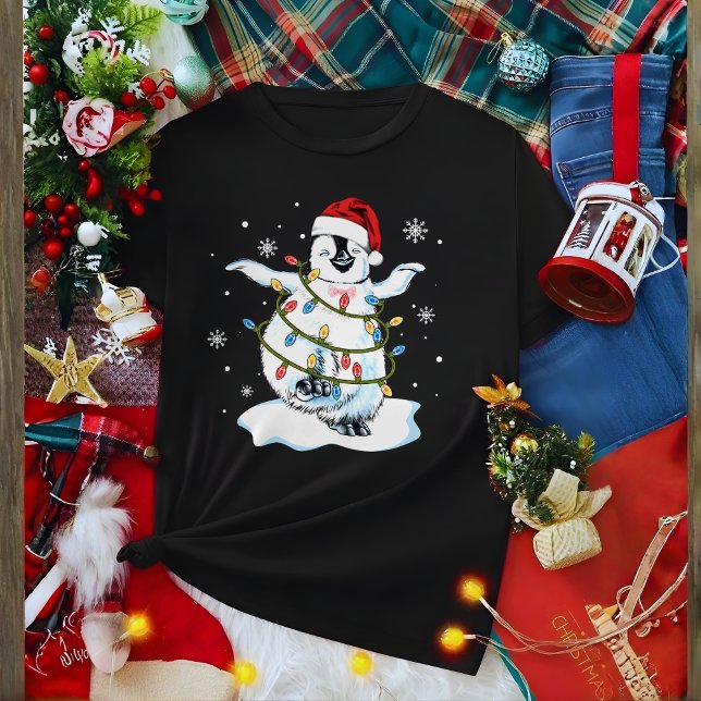 Funny Penguin Christmas Santa Hat Penguins T-Shirt (Von Creator hochgeladen)