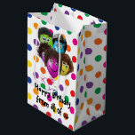 Funny People Birthday Balloons on Doons Mittlere Geschenktüte<br><div class="desc">Balloons mit Lächeln,  Augapfel und Haaren auf weißem Hintergrund mit bunten Polka Punkten zum Geburtstag. Die Hintergrundfarbe kann geändert werden. Text ist bearbeitbar.</div>