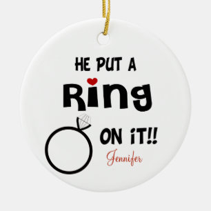 Funny Personalisiert Er setzte einen Ring drauf Keramik Ornament