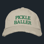 Funny Pickleball Lover Zitat Einzigartiges Geschen Bestickte Baseballkappe<br><div class="desc">Zeigen Sie Ihre Liebe für Pickleball mit diesem stilvollen Pickleballer bestickt verzweifelten Papa Hut! Mit fett grünen Schriftzeichen auf klassisch neutralem Hintergrund ist dieser Hut perfekt für lässige Abnutzung am und vor dem Hof. Egal, ob Sie ein erfahrener Profi sind oder nur eine Liebe spielen, dieses spielerische Design ist ein...</div>