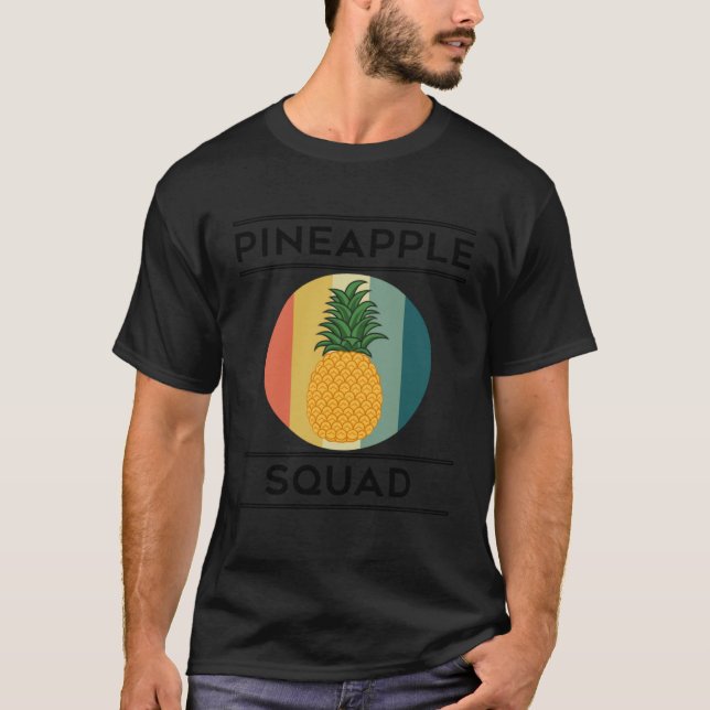 Funny Pineapple Squad Ironic Team Fruits T-Shirt (Vorderseite)