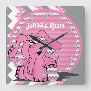 Funny Pink Elephant on Chevron Background Quadratische Wanduhr