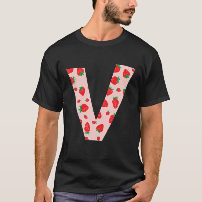 Funny Pink Strawberry Initial Monogram Letter V Gi T-Shirt (Vorderseite)
