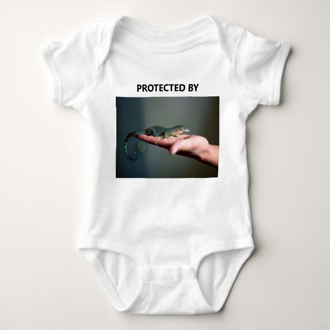 Funny Protected by Lizard Pet Foto Baby Strampler (Vorderseite)