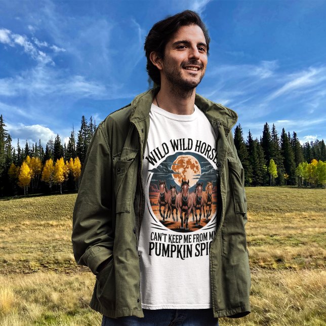 Funny Pumpkin Gewürz Jahreszeit Meme Wilde Pferde T-Shirt (young man on a sunny autumn day in forest field with fall aspen trees turning golden behind him)