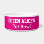 Funny Queen Hund Pink Pet Bowl PERSONALISIEREN NAM Napf<br><div class="desc">Fun fuchsia rosa Pet Dog Bowl mit dem Wortlaut, Queen Alice's Pet Bowl in weißem Text für Ihre Zuhause. PERSONALISIEREN Sie, indem Sie den Namen Ihres Hauses eingeben. Klicken Sie auf IT BEACHTEN, um Ihre Hintergrundfarbe aus der Farbpalette auszuwählen. Wählen Sie Ihr Haustier Bowl Size entweder mittel oder groß, um...</div>
