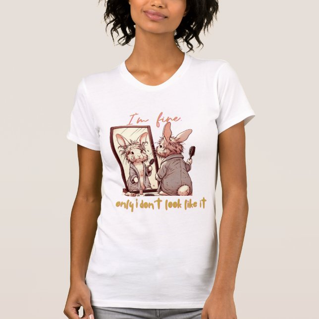 Funny rabbit in front of the mirror – Funny design T-Shirt (Vorderseite)
