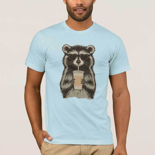 Funny Raccoon Drinking Iced Coffee T-Shirt (Vorderseite)