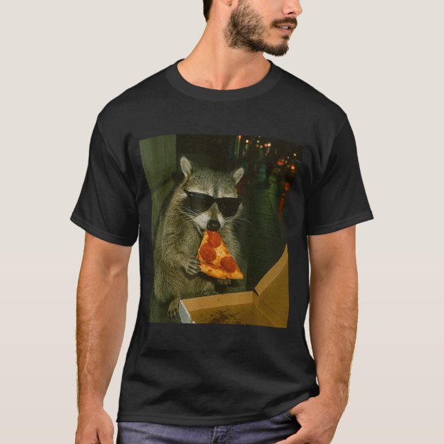 Funny Raccoon Eating Zza Animal Meme  T-Shirt (Vorderseite)