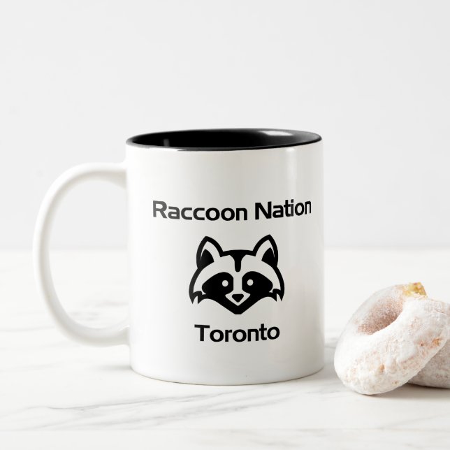 Funny Raccoon Nation Toronto Zweifarbige Tasse (Mit Donut)