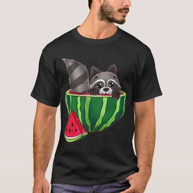 Funny Racoon Im Fünfspänner über den Gotthard T-Shirt (Vorderseite)
