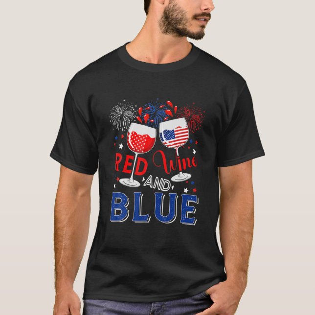 Funny Red Blue Wine Drinking Wine Lover Firework 4 T-Shirt (Vorderseite)
