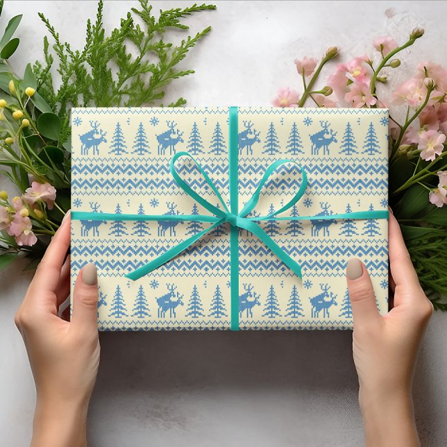 Funny Reindeer Christmas Tree Snow Blue Pattern Geschenkpapier (Von Creator hochgeladen)