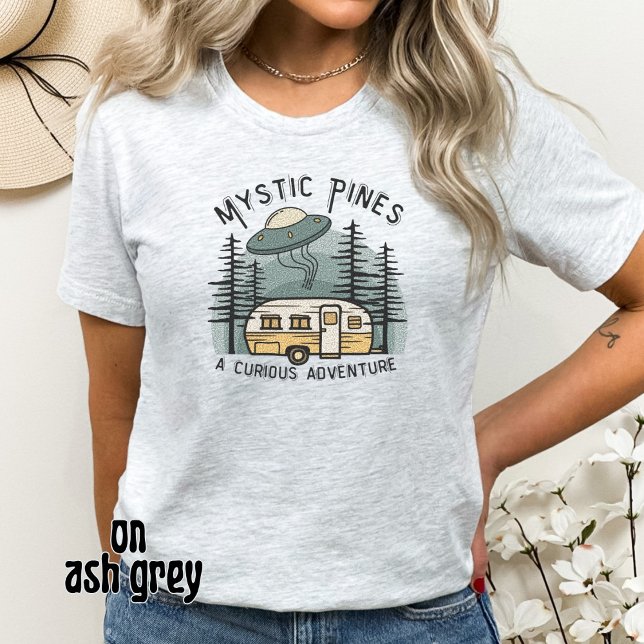 Funny Retro Sunset Camper Trailer Alien UFO T-Shirt (Von Creator hochgeladen)