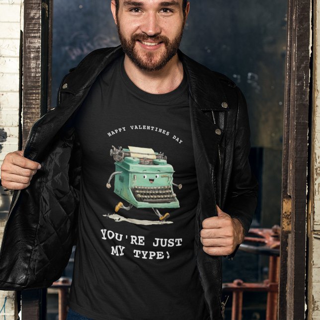 Funny Retro Valentines Day T-Shirt (Von Creator hochgeladen)