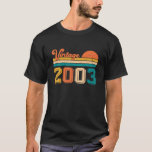 Funny Retro Vintag 2003 18th Birthday 18 Yo Origi T-Shirt<br><div class="desc">Feiern Sie Ihren 18. Geburtstag,  denn Sie sind Vintag,  klassisch,  originell,  großartig,  episch,  Königin,  weit weg,  legendär und völlig Phantastisch. Dieses coole Retro-Vintage Tee für Damen und Herren-Bekleidung ist das perfekte Retro-Geschenk zum Geburtstag.</div>