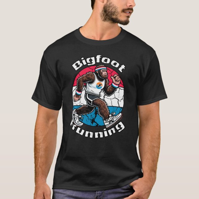 Funny Runner Bigfoot Laufen T-Shirt (Vorderseite)