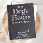 Funny Rustic Wir haben Bewegung Hunde bewegen Ankü Postkarte<br><div class="desc">Es ist das Haus des Hundes, wir zahlen nur die Hypothek! Lass deinem besten Freund, dass du mit dieser niedlichen und lustigen Hunde bewegenden Ankündigungskarte deinen Umzug ankündigst. Personalisieren Sie mit Namen und Ihrer neuen Adresse. Diese Hundeankündigung ist ein Muss für alle Hundemütter, Hundedads und Hundefreunde! COPYRIGHT © 2020 Judy...</div>