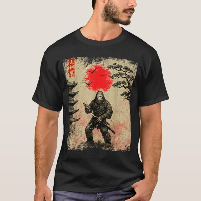 Funny Samurai Bigfoot Japanese Art Graphic Tee Ani (Vorderseite)