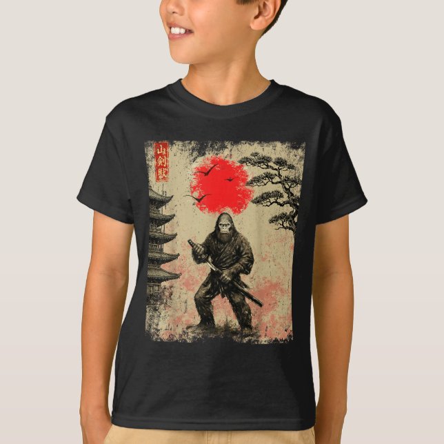 Funny Samurai Bigfoot Japanese Art Graphic Tee Ani (Vorderseite)