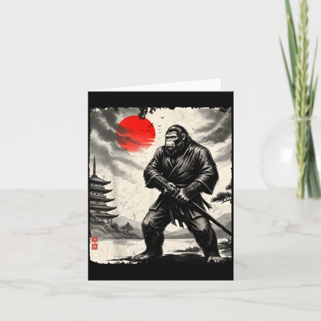 Funny Samurai Bigfoot Japanese Art Graphic Tee Ani Karte (Vorderseite)