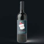 Funny Santa Contemporary Christmas Weinetikett<br><div class="desc">Helfen Sie, Ihre Geschenkempfänger daran zu erinnern, dass sie bis zu Ihrem personalisierten Datum warten sollten, um ihr Getränk Geschenk zu öffnen. Dieses Design zeigt eine einfache, moderne Abbildung eines Weihnachtsmannes mit lustigem Text. Die Hintergrundfarbe ist dunkel aquamarin. Der anpassbare Text kann mit Ihren Worten und Ihrem Namen aktualisiert werden....</div>
