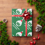 Funny Santa emoji Custom Christmas Wrapping Paper Geschenkpapier<br><div class="desc">Funny Santa emoji Custom Weihnachtswrapping Papier. Coole Geschenkverpackungsrollen für die Feriensaison. Fügen Sie Ihren eigenen Namen oder Gruß hinzu. Spaß für Kinder und Erwachsene. Moderne Typografie-Vorlage. Matt oder Hochglanzoptionen. Grün und Rot.</div>