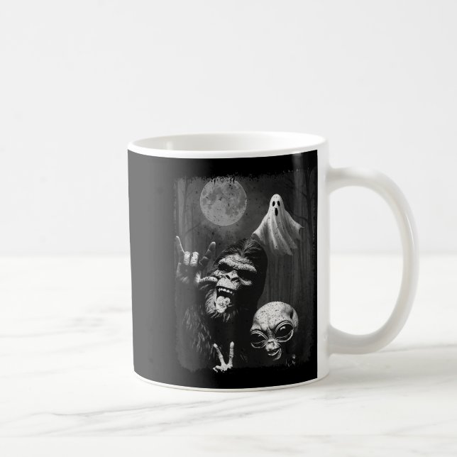 Funny Sasquatch &amp; Alien Rock On Hand Sign Ghos Kaffeetasse (Rechts)