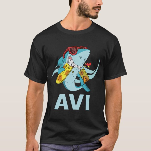 Funny Shark - Name Avi T-Shirt (Vorderseite)